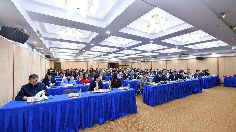 成人教育毕业证样本批发：揭秘价格背后的秘密