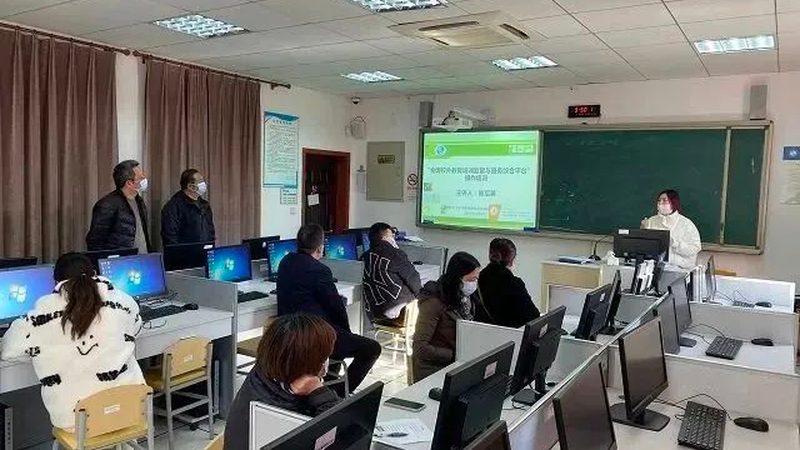 企业培训讲师一天费用几何？揭秘培训成本构成**