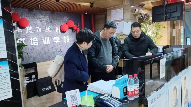 目前，市场上的少儿编程教材主要分为以下几类：